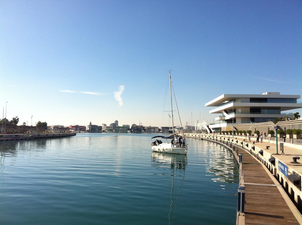 Apartup Las Naves Valencia Exteriör bild